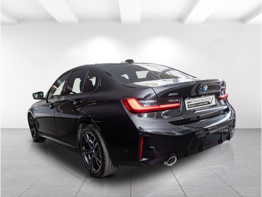 BMW 330 eMSportxDrive+AHK+Navi+Leder+RFK NP 79.790,-