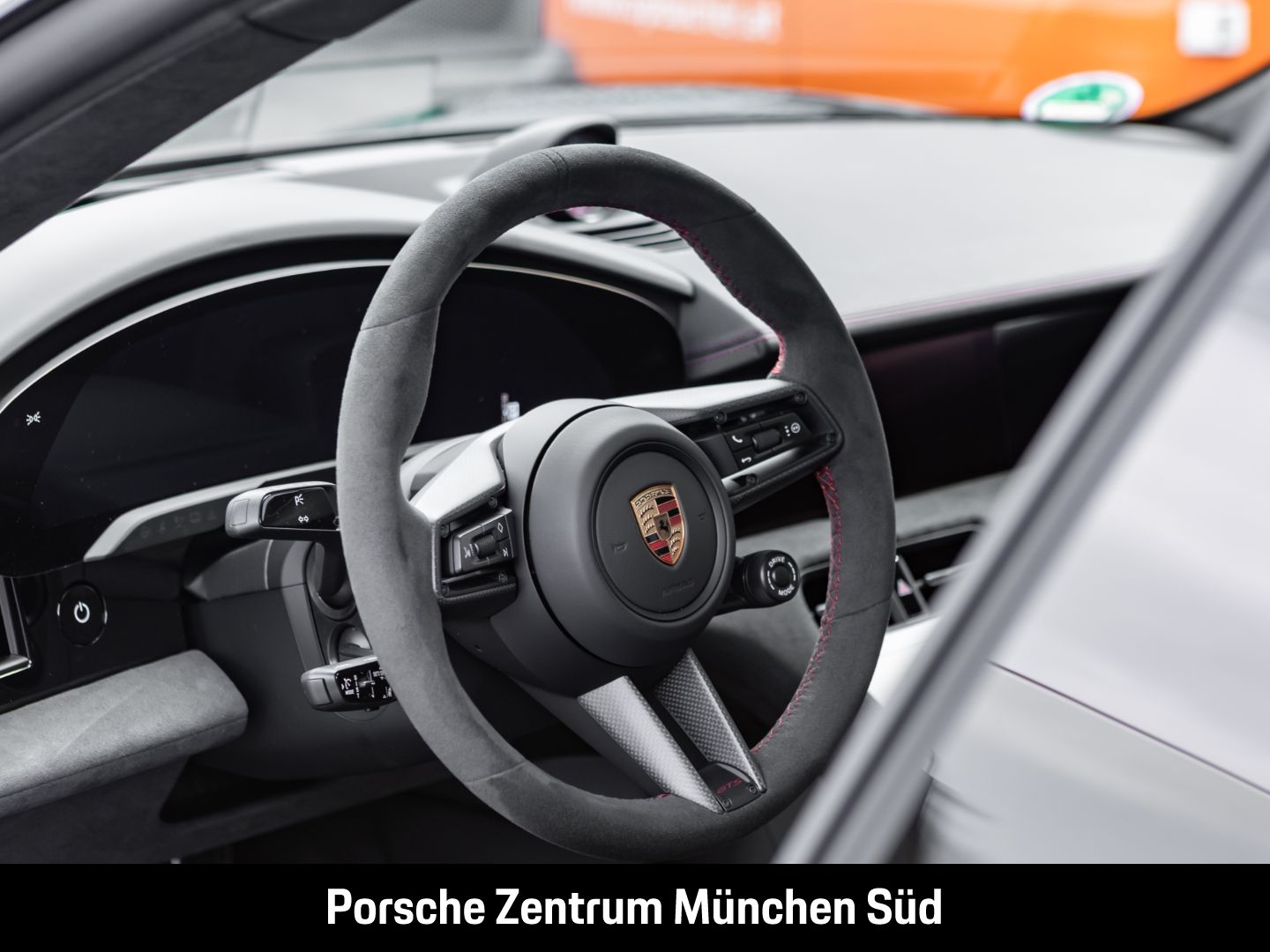 Porsche Taycan GTS LED-Matrix Panorama Surround-View