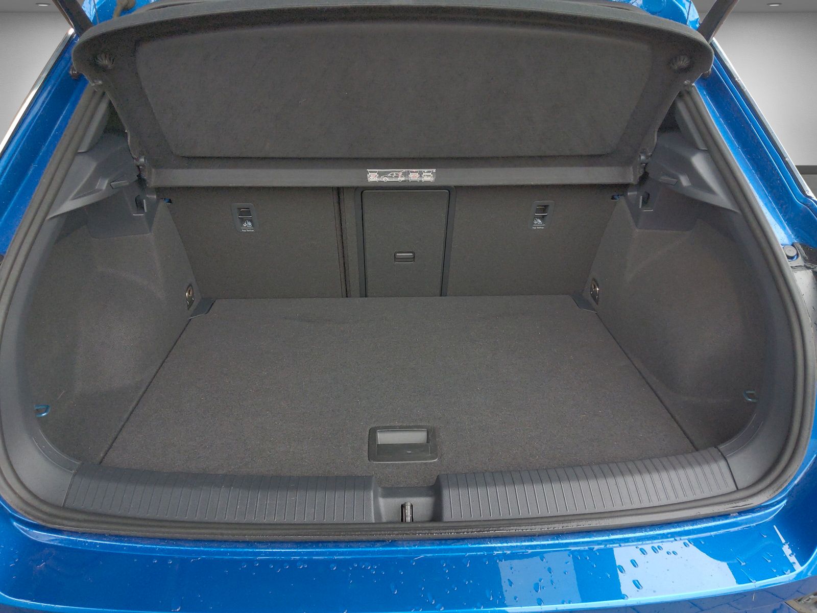 Volkswagen T-Roc R-Line 2.0 TSI 4x4 - Samsaru's Car Outlet