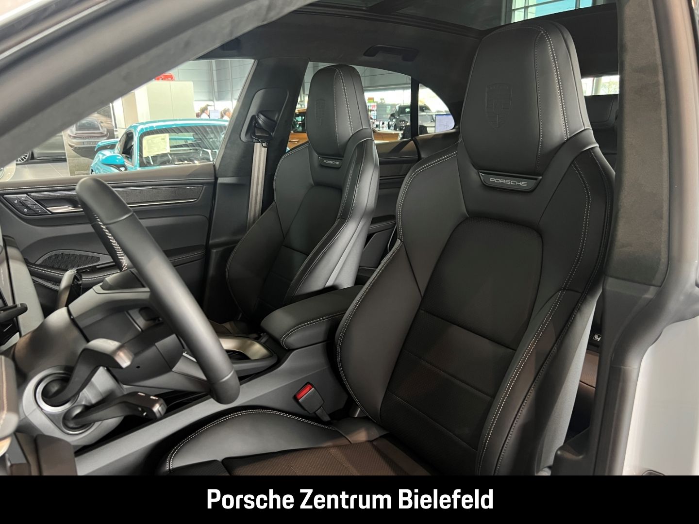 Porsche Macan Turbo Burmester Luftfederung Panoramadach