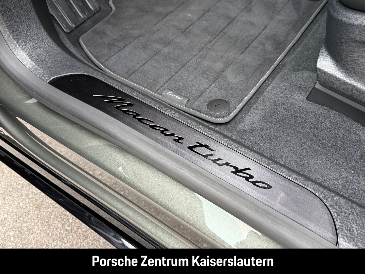 Porsche Macan Turbo 22-Zoll Rückfahrkamera LED-Matrix