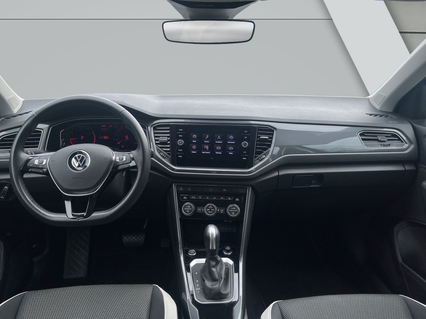 Volkswagen T-Roc 1.5 TSI Sport - Samsaru's Car Outlet