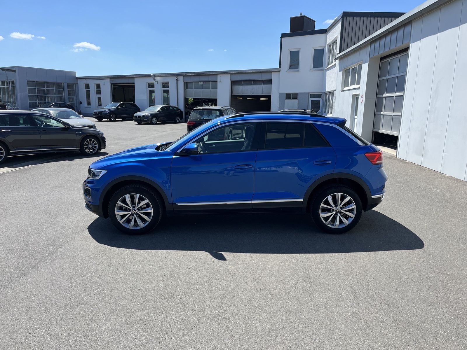 Volkswagen T-Roc 1.5 TSI DSG Style - Samsaru's Car Outlet