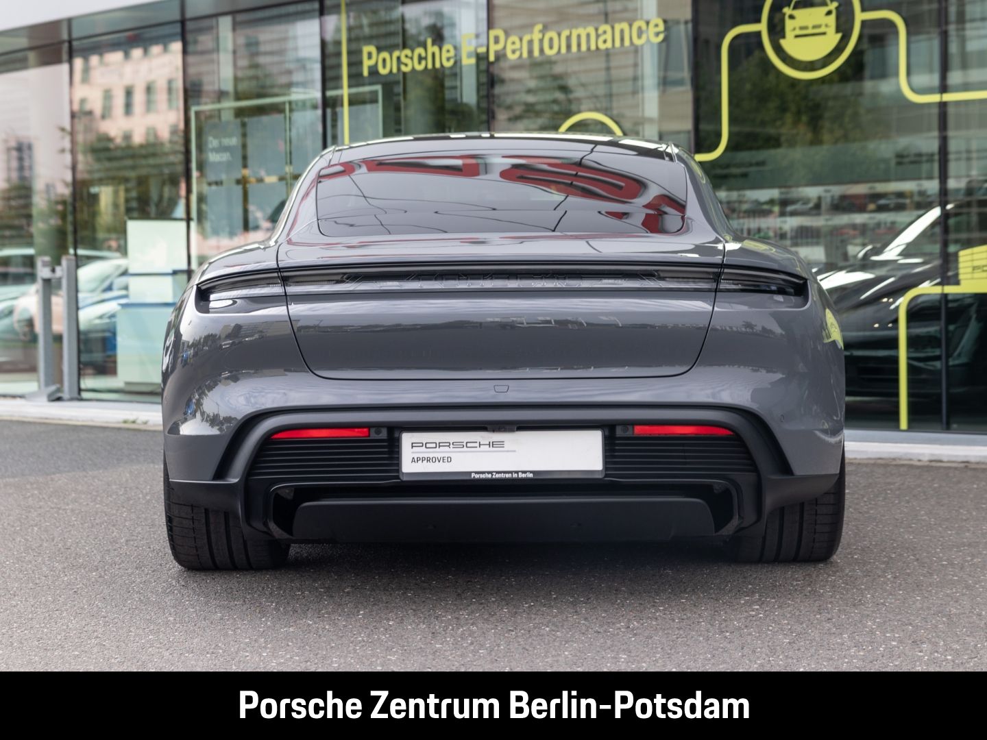 Porsche Taycan GTS Burmester HA-Lenkung Active-Ride