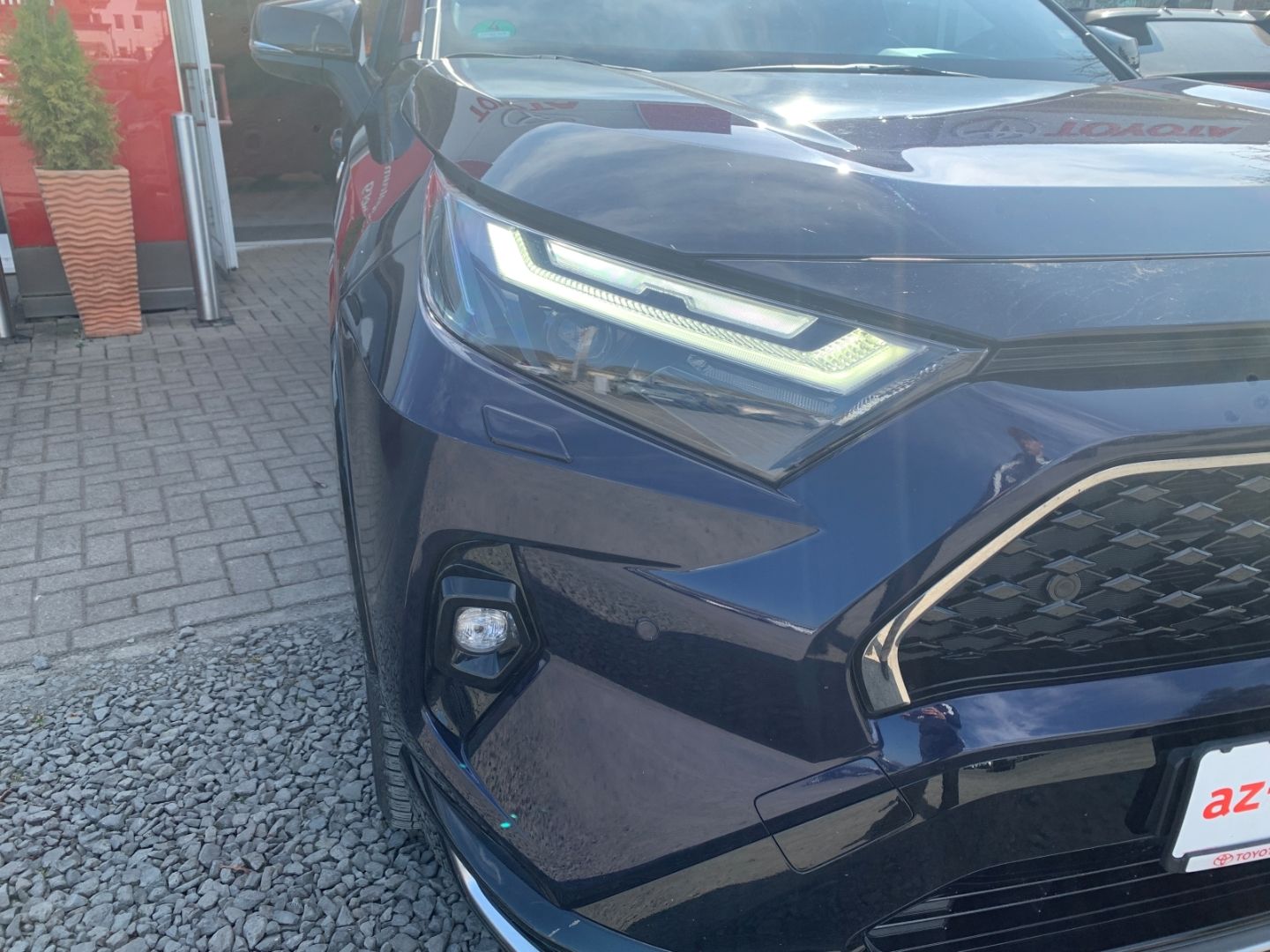 Toyota RAV 4 Plug-in Hybrid 4x4 - Samsaru's Car Outlet