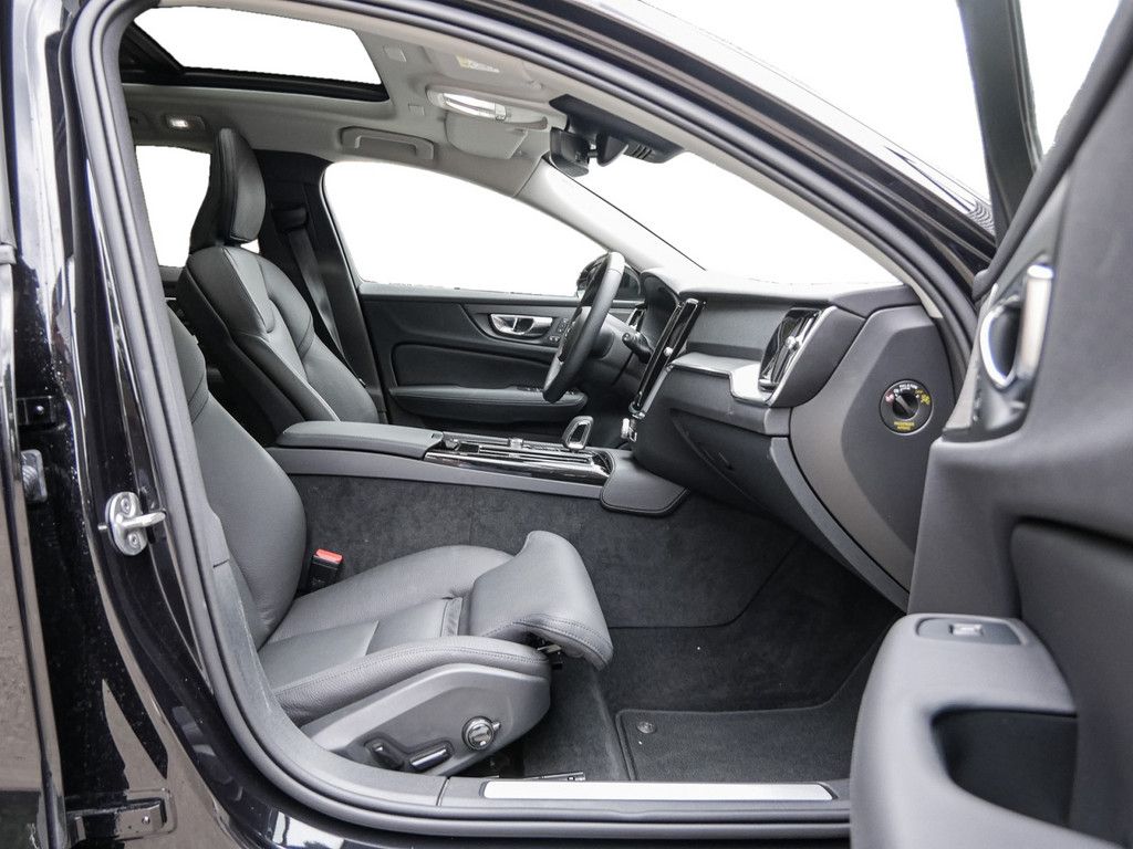 Volvo V60 T8 Plus Dark Recharge Plug-In Hybrid AWD LED