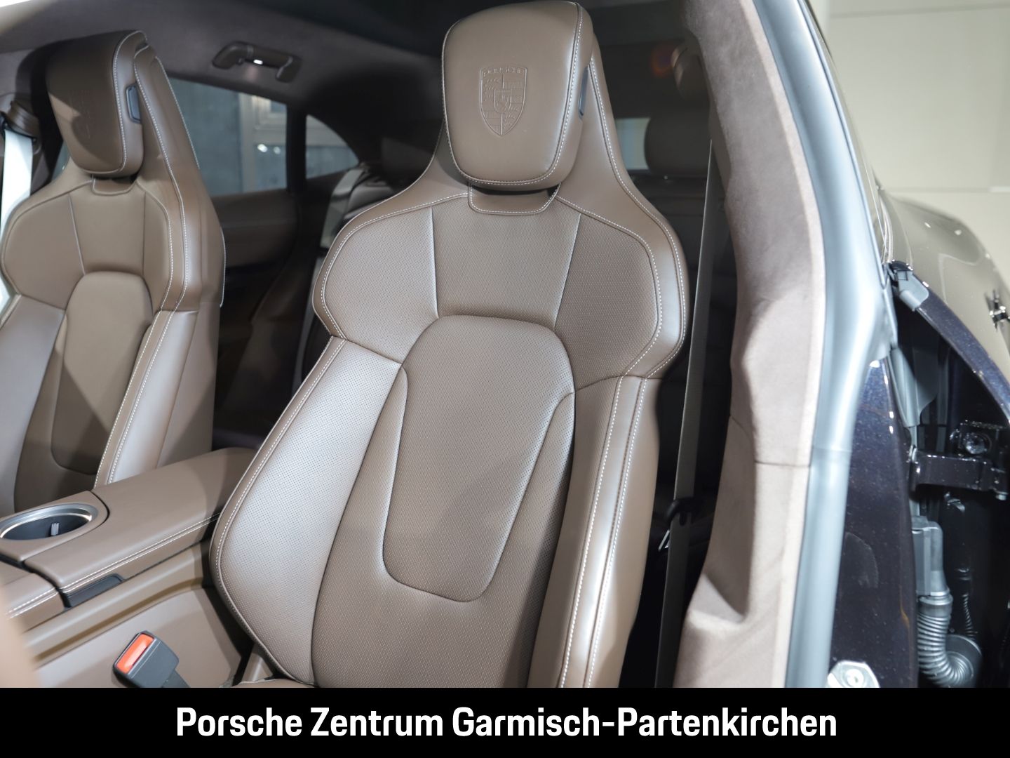 Porsche Taycan GTS Sport Turismo 360 Kamera LenkradHZG