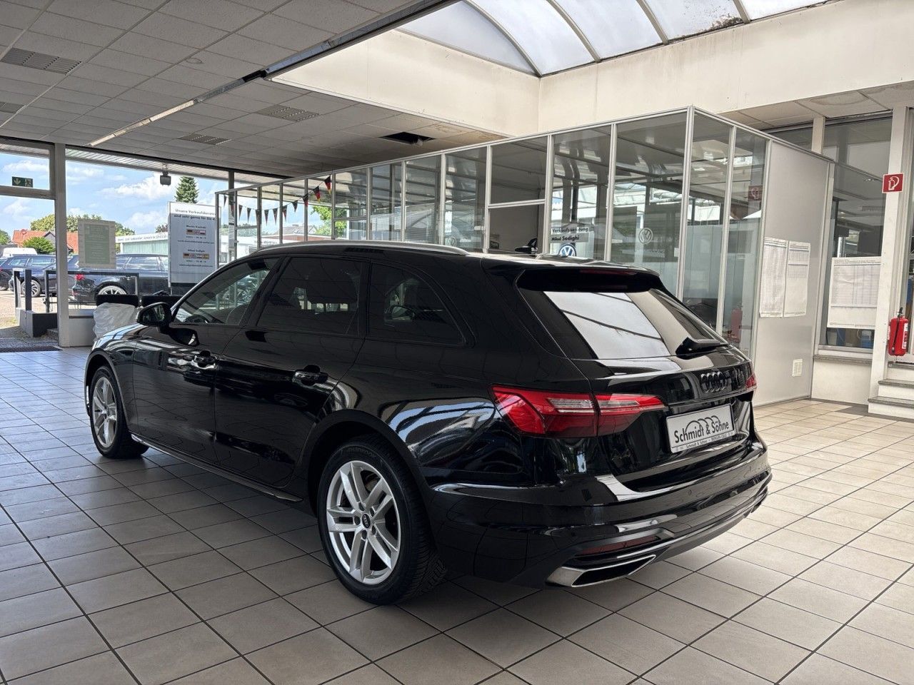 Audi A4 Avant 40 TDI Advanced - Samsaru's Car Outlet