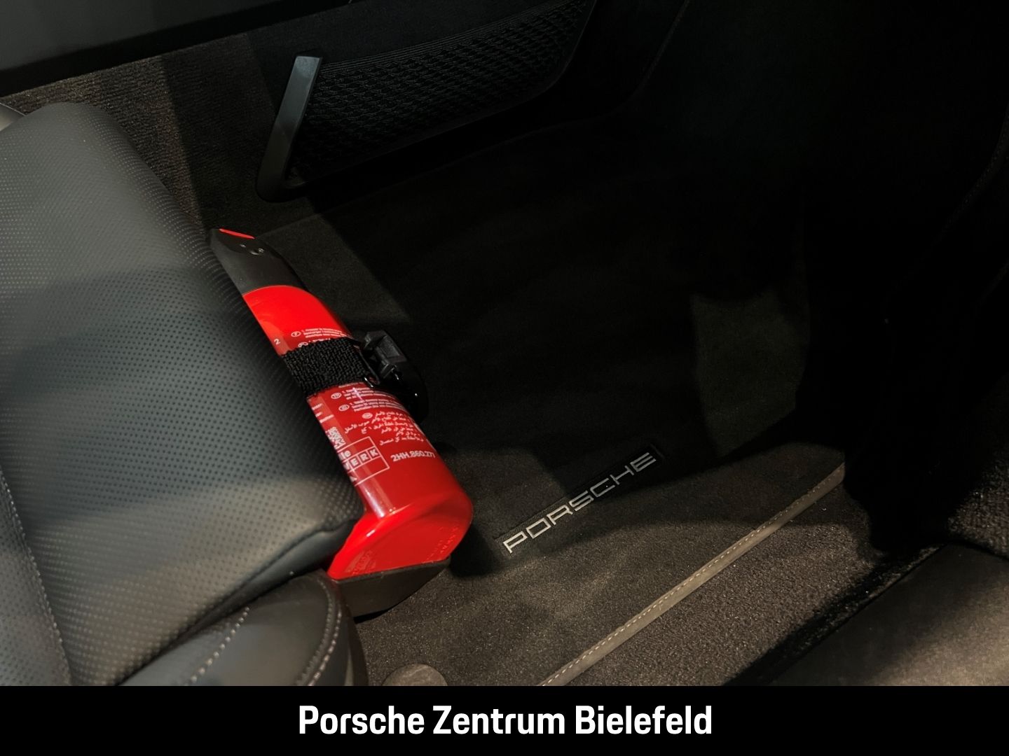 Porsche 992 911 Carrera 4 GTS Cabrio HA-Lenkung LED BOSE