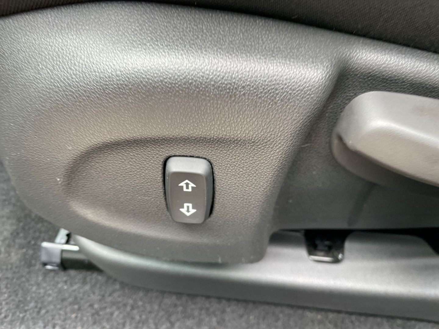 Opel Astra ST Business Elegance 1.5D - Samsaru's Car Outlet