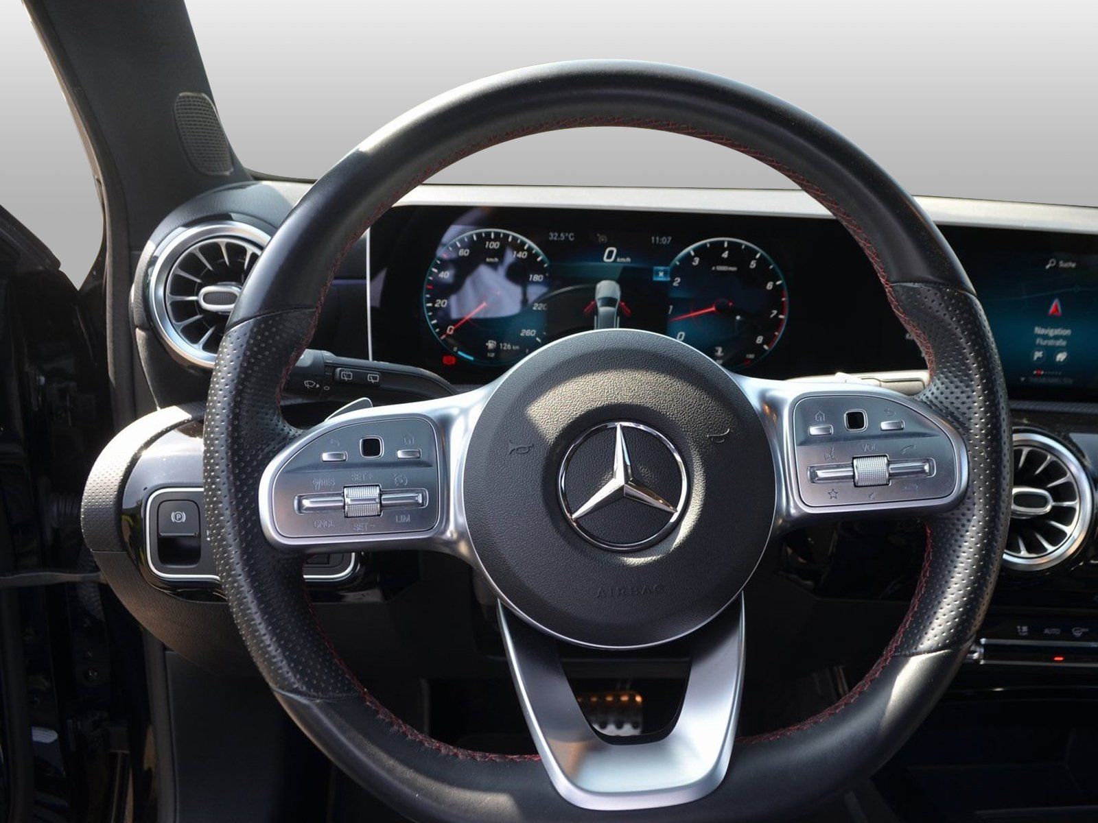 Mercedes-Benz 4MATIC Kompaktlim - Samsaru's Car Outlet