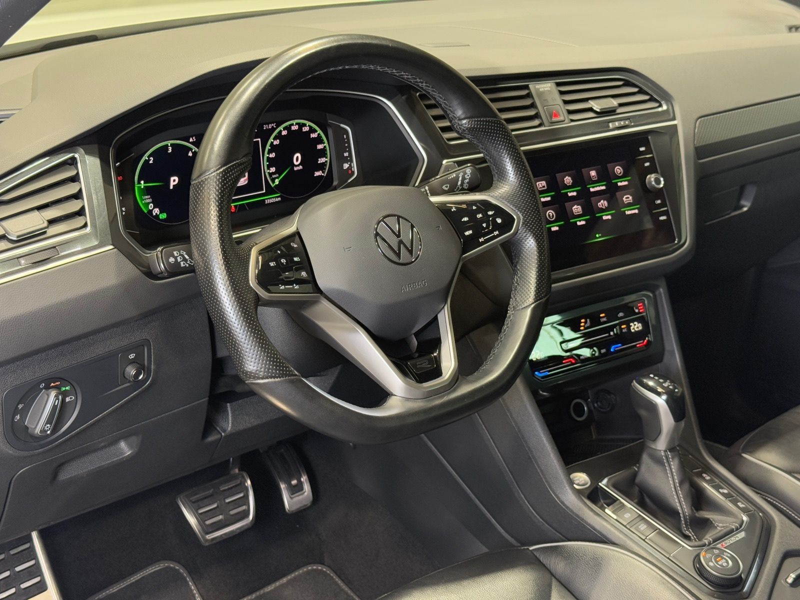 Volkswagen Tiguan R-Line 2.0 TDI DSG 4M - Samsaru's Car Outlet