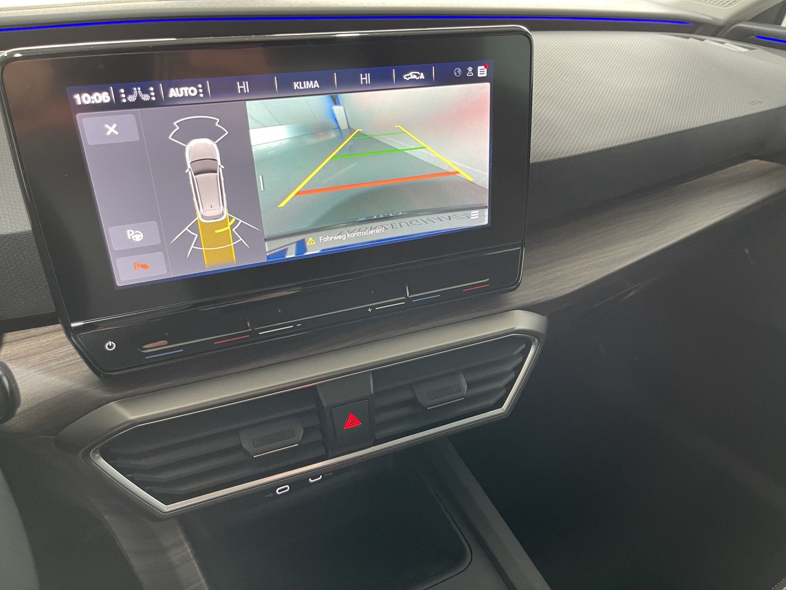 Seat Leon Xcellence 2.0 TDI*AHK*LED*Cam*Navi*