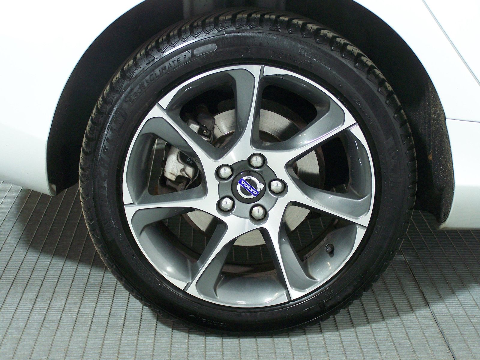 Volvo V40 2.0 T2 Ocean Race LEDER+NAVI+KAM+SHZ+TEMP