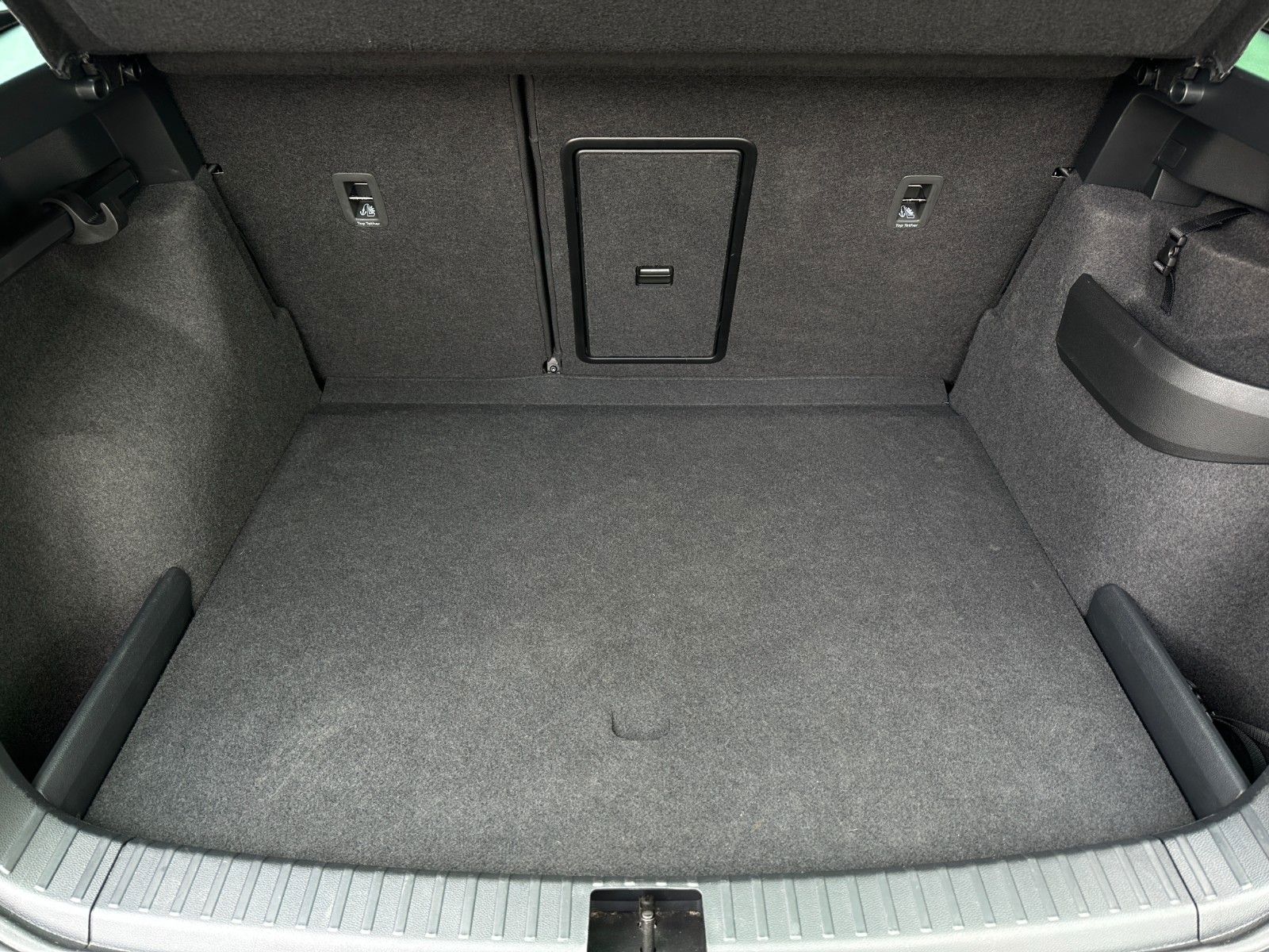 Skoda 2.0TDi 4x4 DSG Sportline AHK Side Assist LM19"