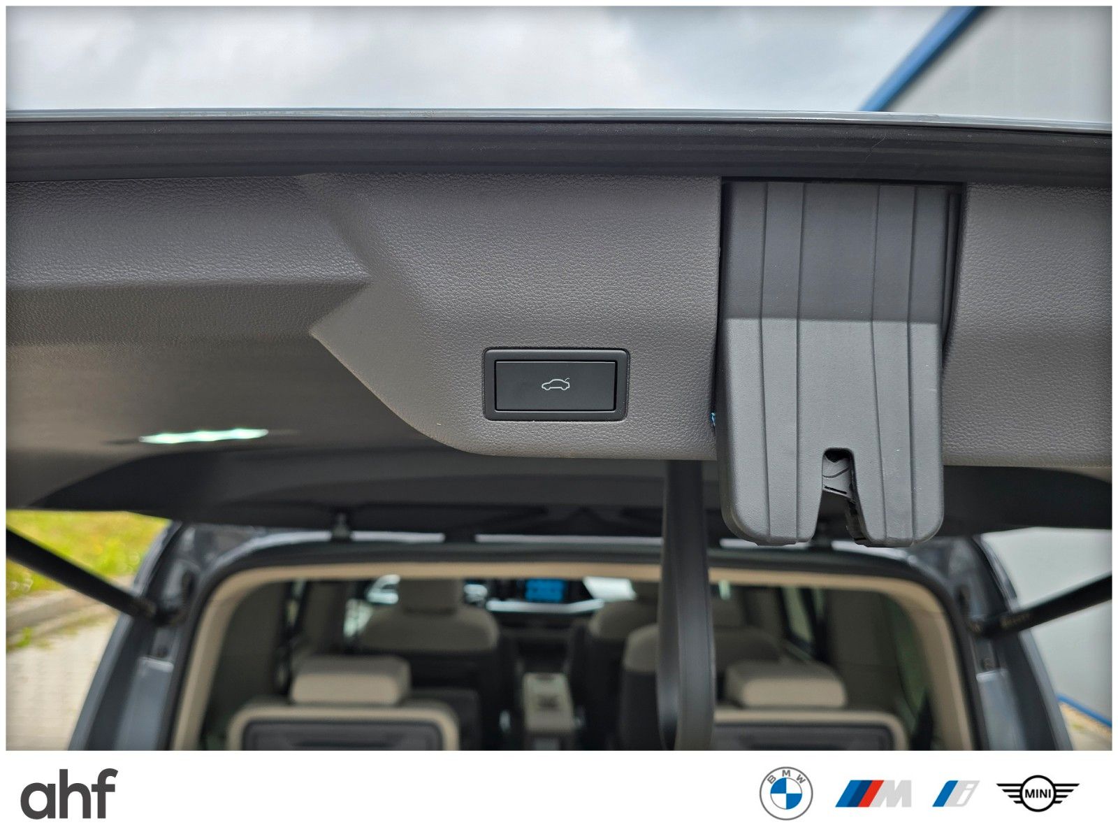 Volkswagen T7 Multivan EDITION - Samsaru's Car Outlet