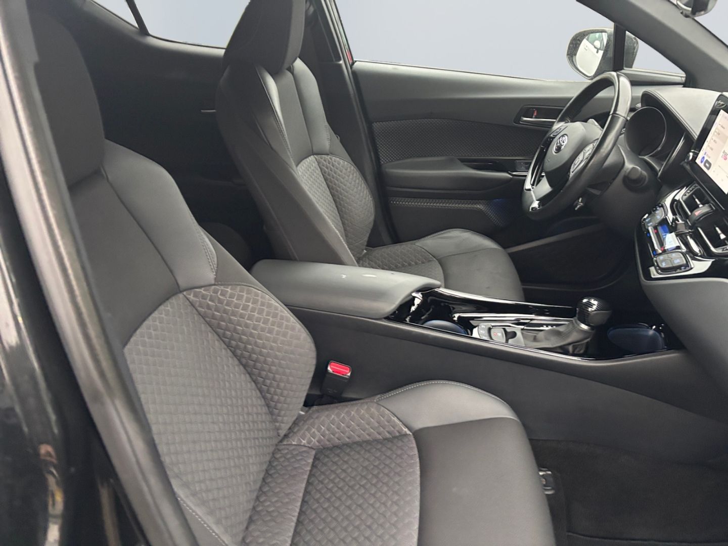 Toyota C-HR 1.8 Hybrid Team D *LED*Navi*CAM*CarPlay*SHZ