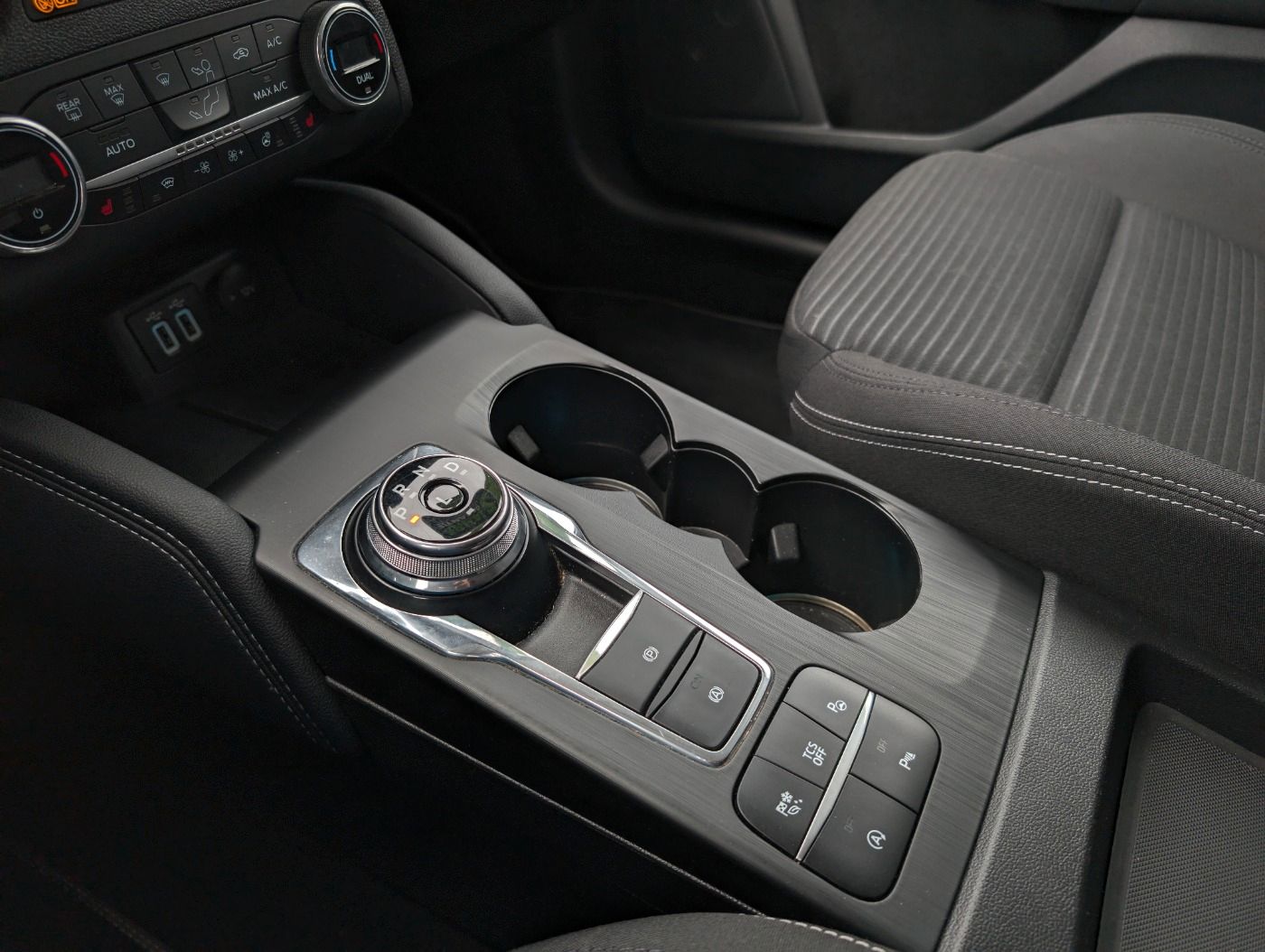 Ford Focus Turnier 1.5 Titanium X Aut - Samsaru's Car Outlet