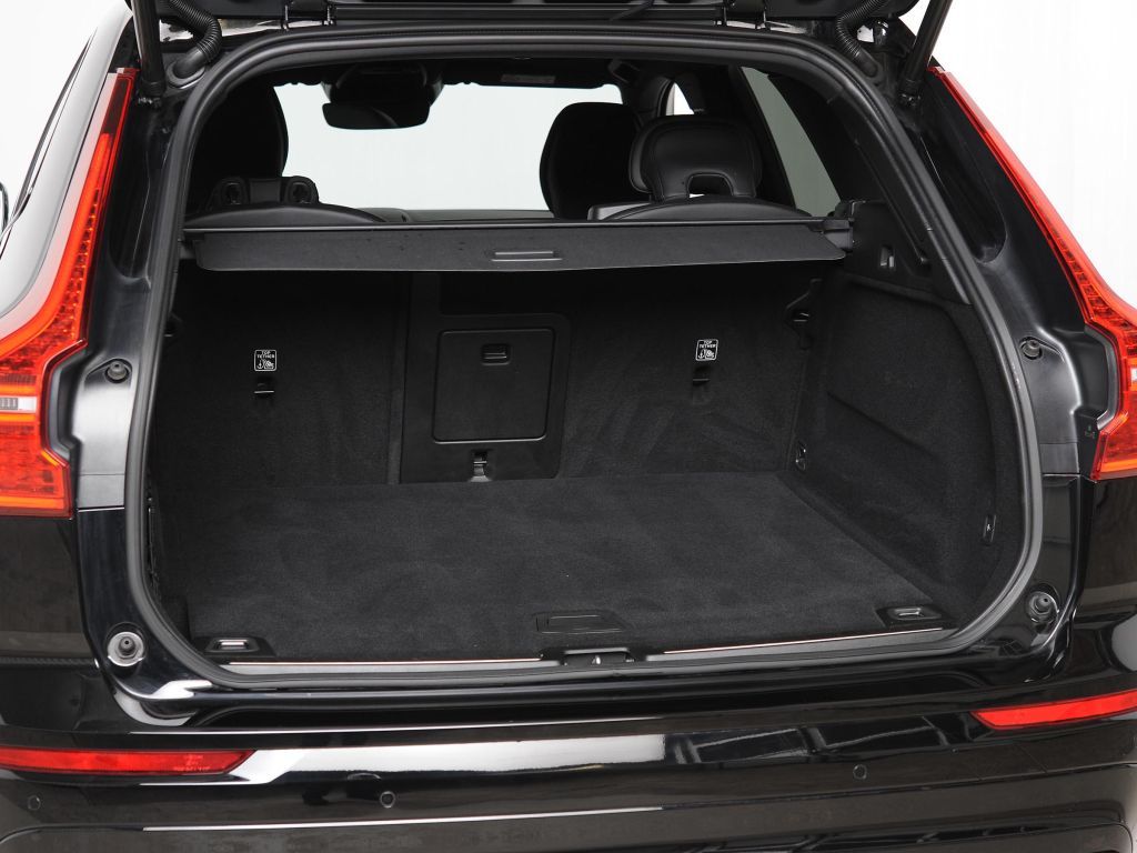 Volvo XC60 B4 D AWD Geartronic R-Design *Xenium * AHK*