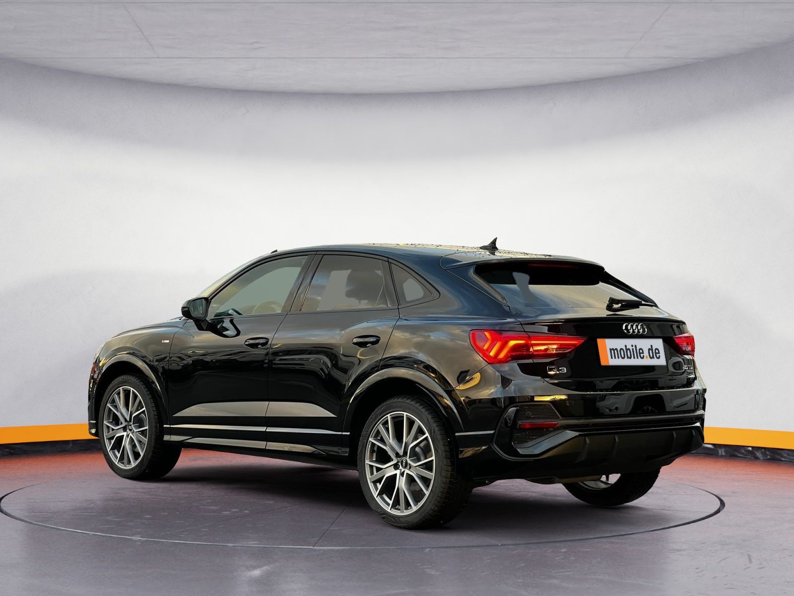Audi Q3 40 TDI Sportback quattro S line - Samsaru's Car Outlet