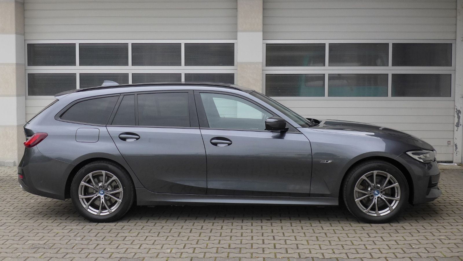 BMW 320e Touring Sport Line - Samsaru's Car Outlet