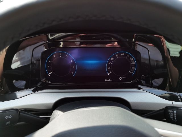 Volkswagen Golf 8 1.5 TSI Life - Samsaru's Car Outlet