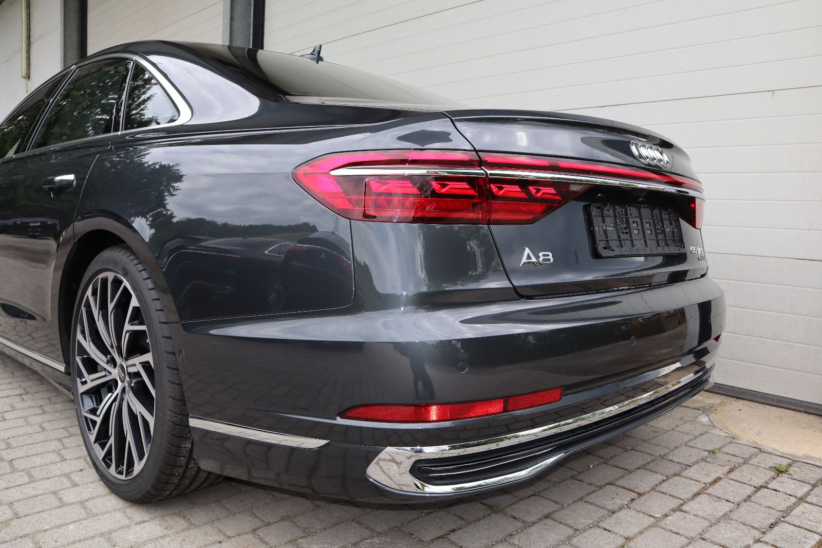 Audi A8 55 TFSI exclusive - Samsaru's Car Outlet