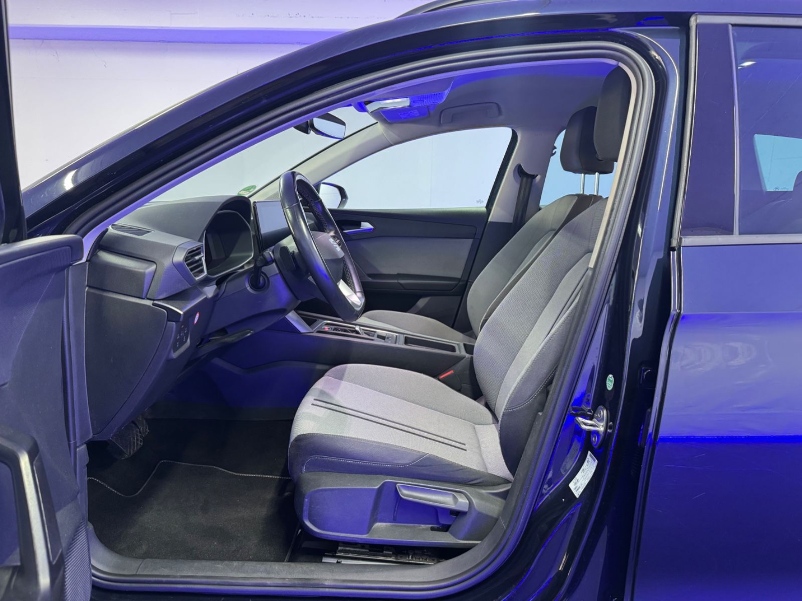 Seat Leon Sportstourer Style Aut - Samsaru's Car Outlet