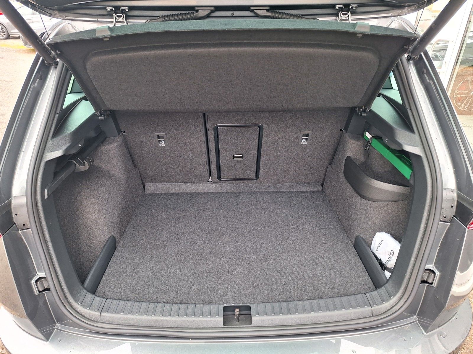 Skoda Karoq 2.0 TDI DSG Sportl 4x4/ACC/LED/Standh/AHK