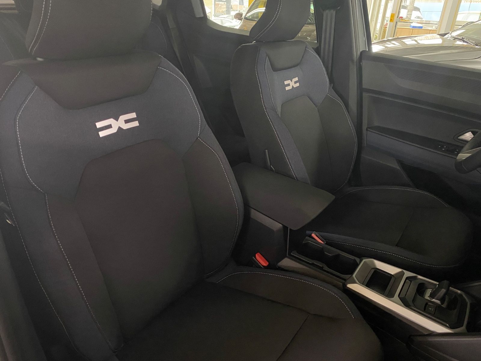 Dacia Duster III Hybrid - Samsaru's Car Outlet