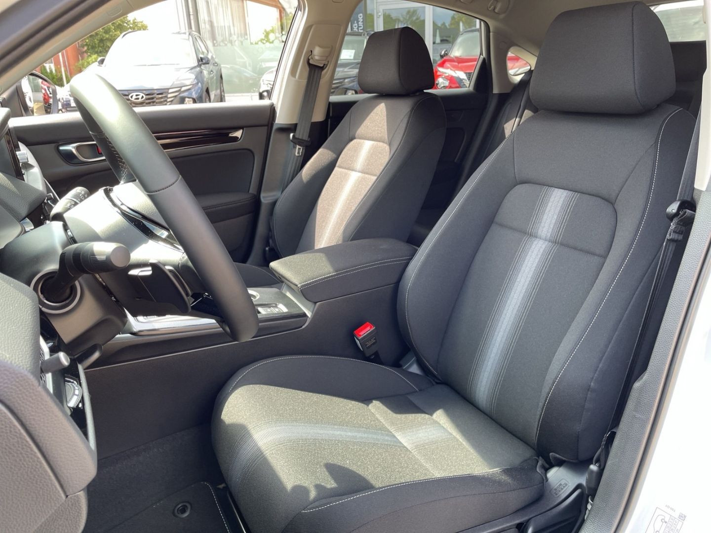 Honda Civic 2.0 e HEV Elegance *MIT WENIG KM!*