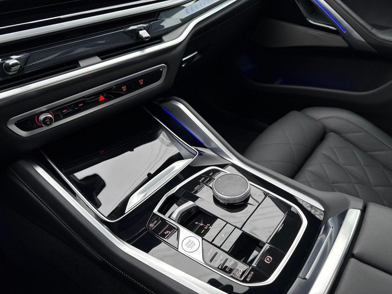 BMW X6 xDr30d M SPORT SoftCl,AHK,Pano,StHz,H/K,DAPro