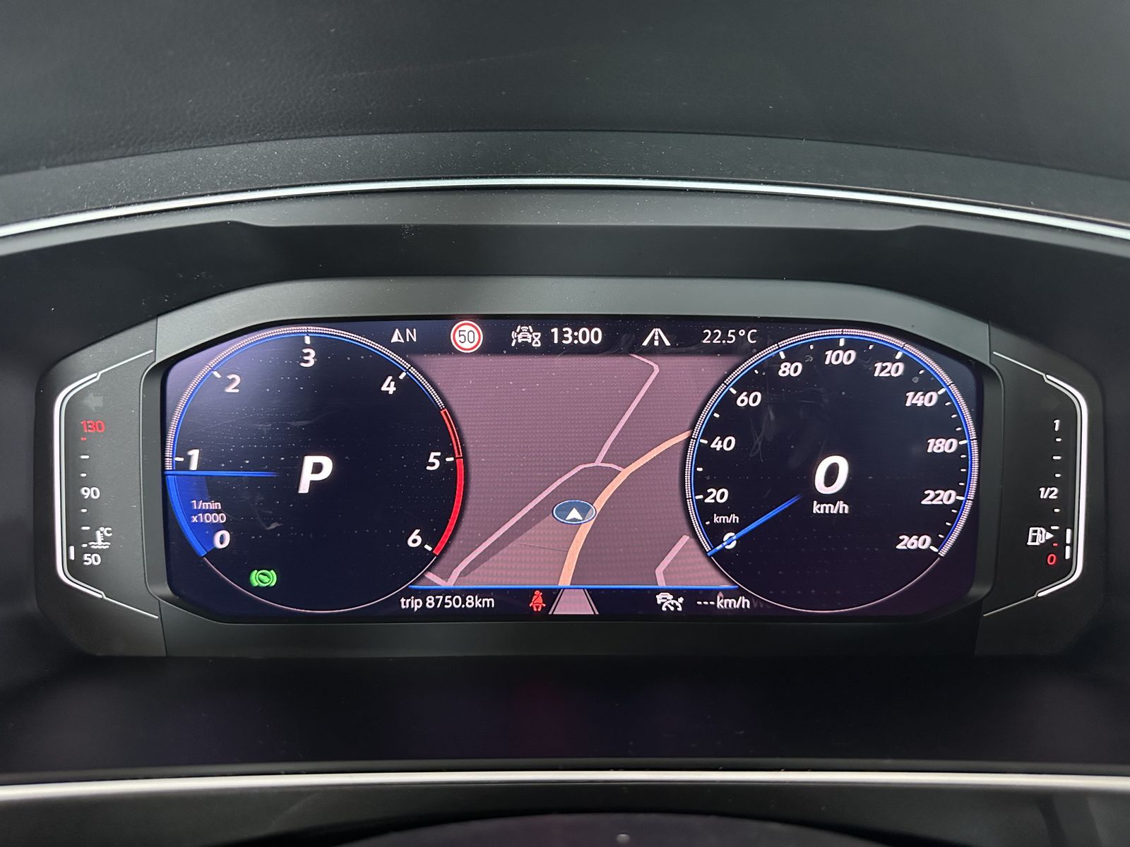 Volkswagen Tiguan R-Line 4M - Samsaru's Car Outlet