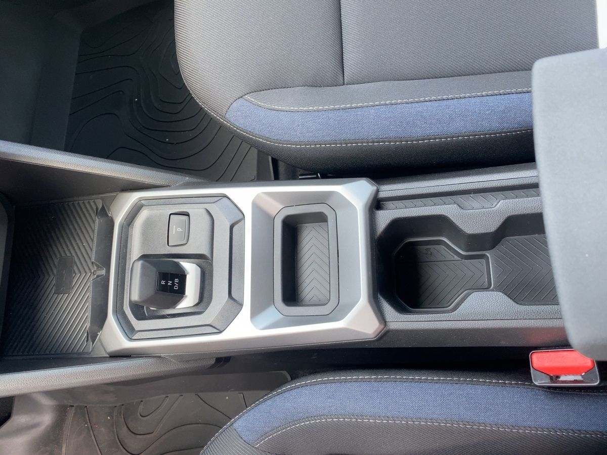 Dacia Duster III 1.6 E-TECH Hybrid 140 Journey - Samsaru's Car Outlet