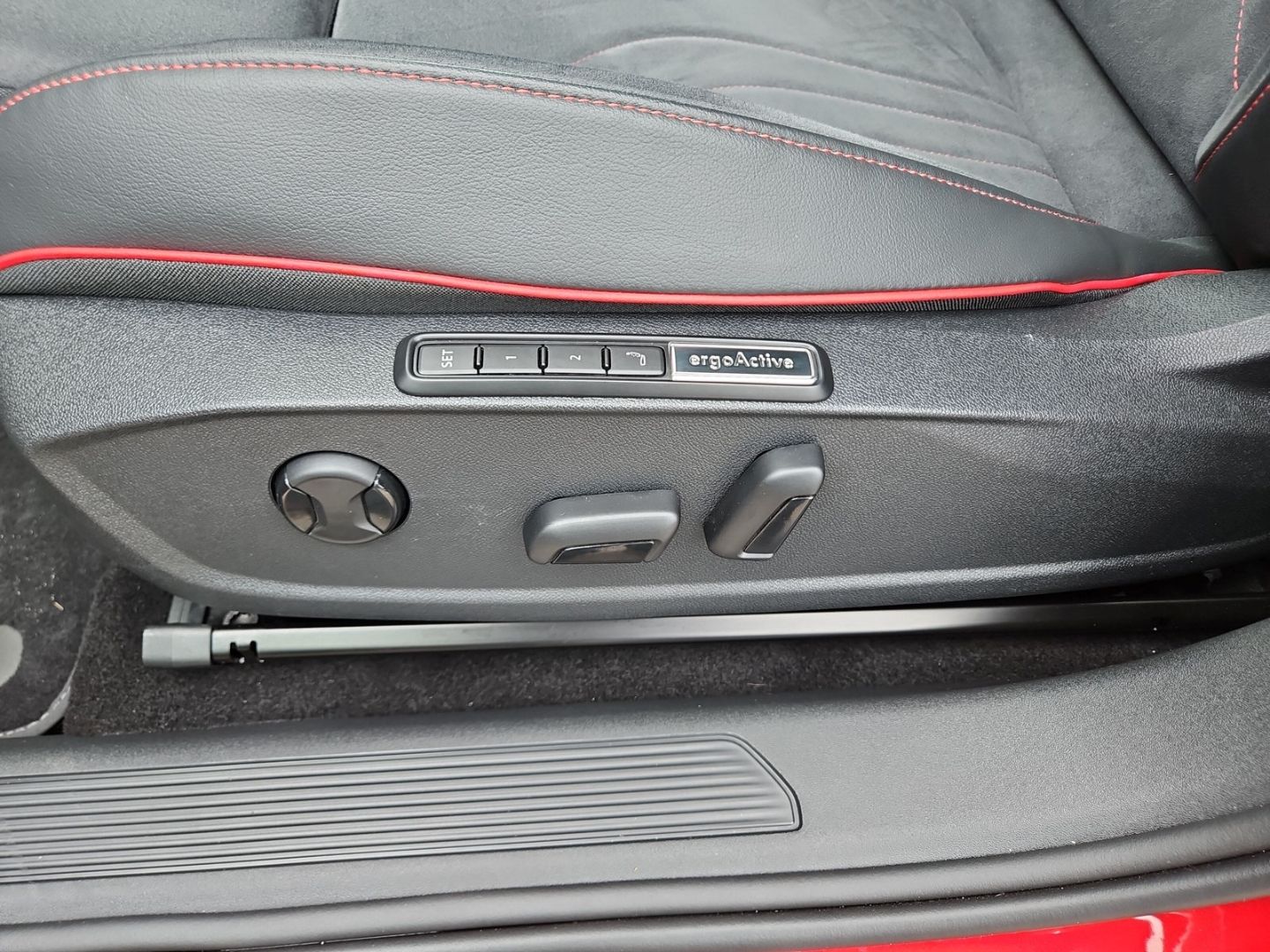 Volkswagen ID.3 GTX 84 kWh MATRIX ACC DCC HUD PANO WP AHK L