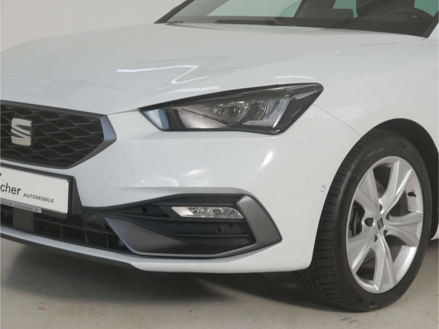 Seat Leon Sportstourer 2.0 TDI DSG FR AHK/NAV/RFK/ACC