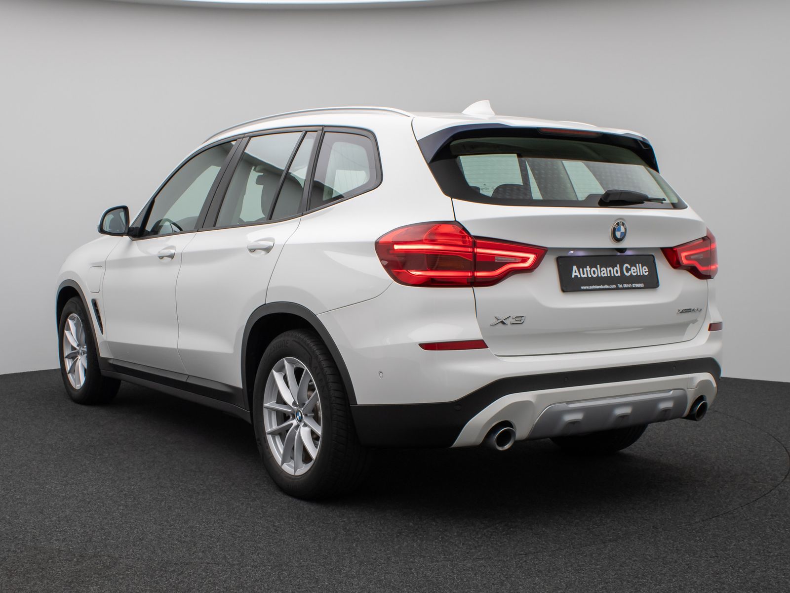 BMW X3 xD30e Panorama Kamera DAB HiFi WLAN Stop&Go