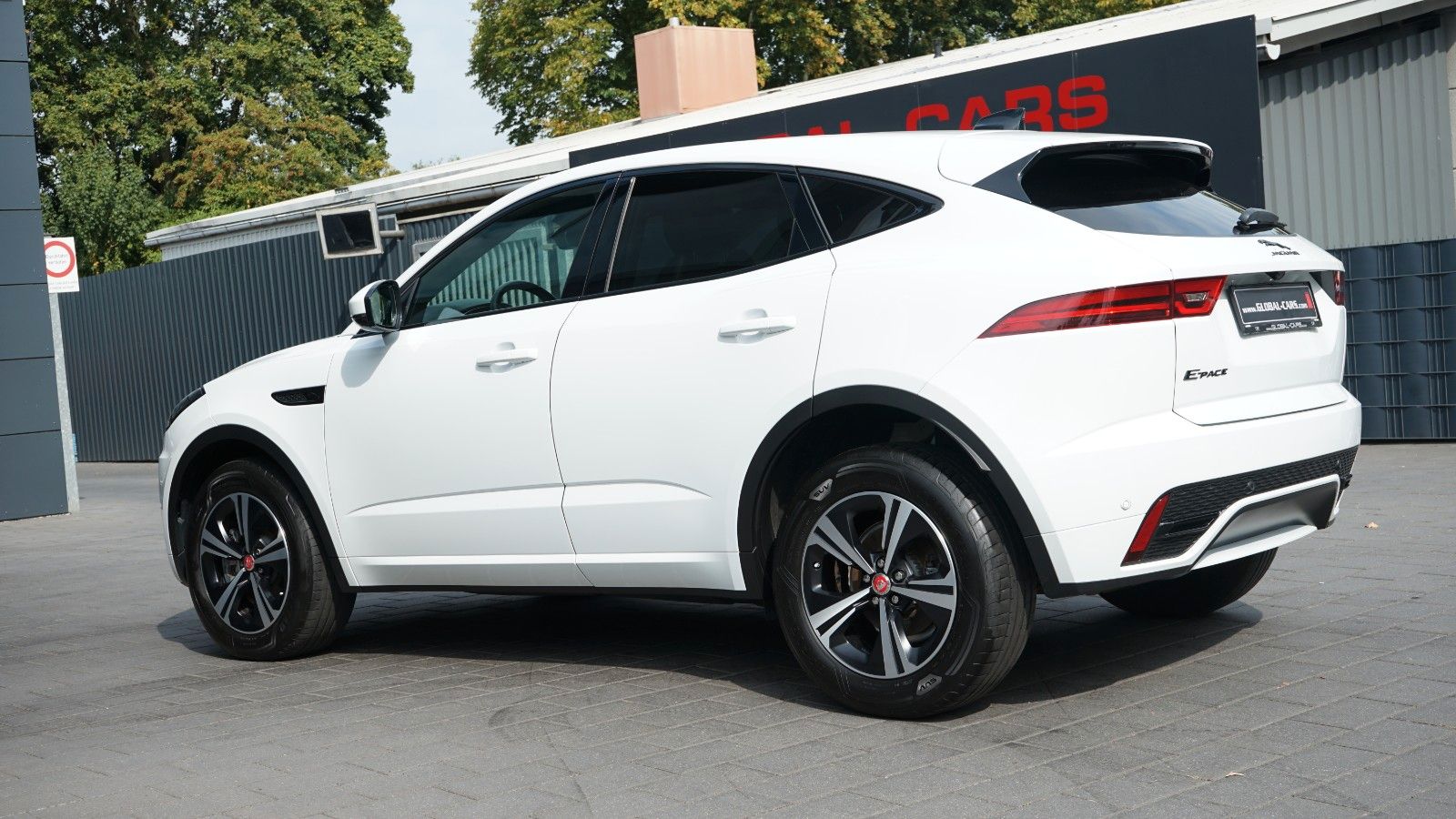Jaguar E-PACE D200 R-DYNAMIC S*AWD*BLACK PACK*