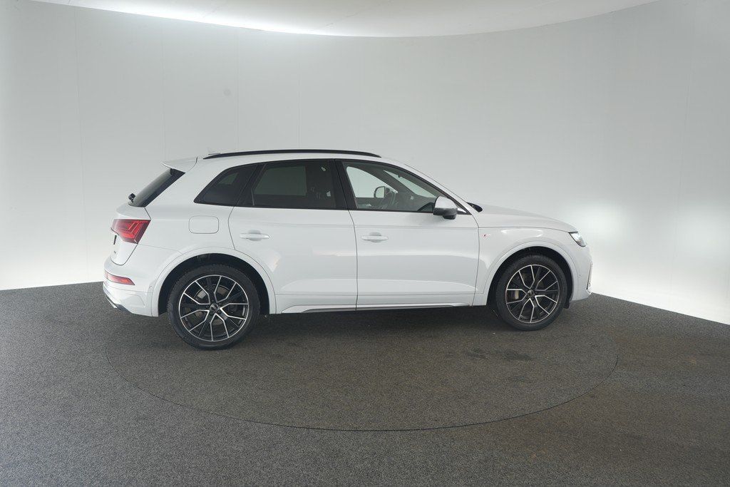 Audi Q5 55 TFSIe quattro S tronic S line AHK Pano