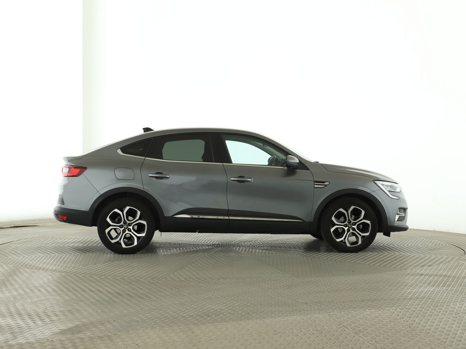 Renault Arkana 1.3 TCe 140 Mild-Hybrid Techno - Samsaru's Car Outlet