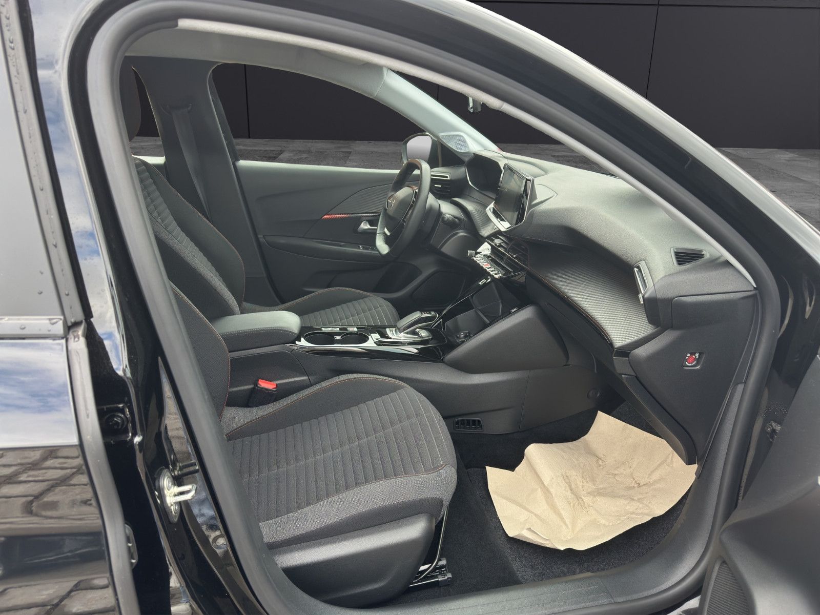 Peugeot 208 eActive - Samsaru's Car Outlet