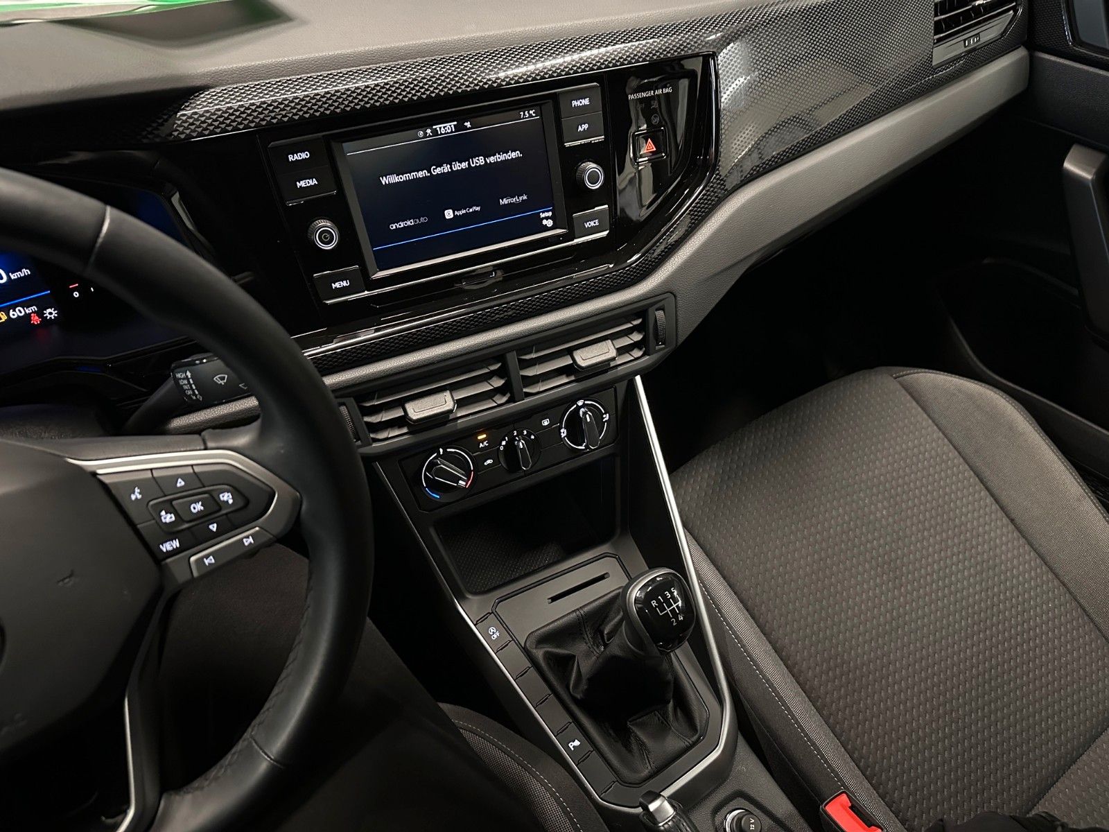 Volkswagen Taigo 1.0 TSI Life - Samsaru's Car Outlet