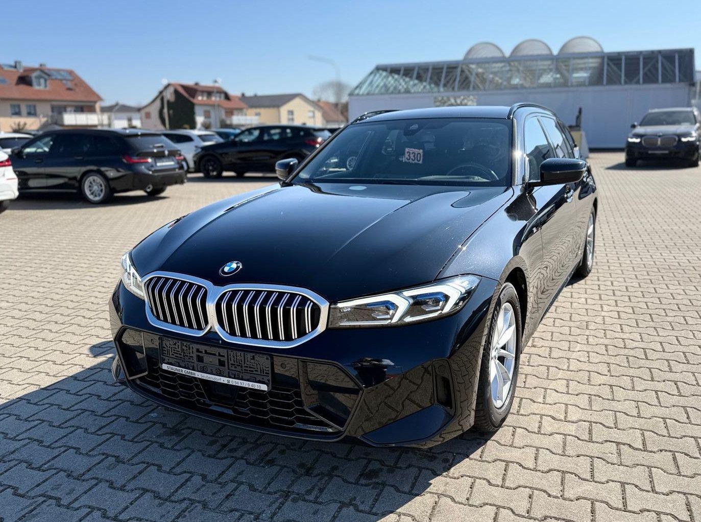 BMW 320 i Touring M-Sport - Samsaru's Car Outlet