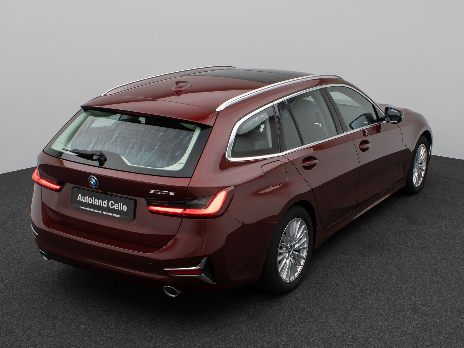 BMW 320e Luxury Line - Samsaru's Car Outlet