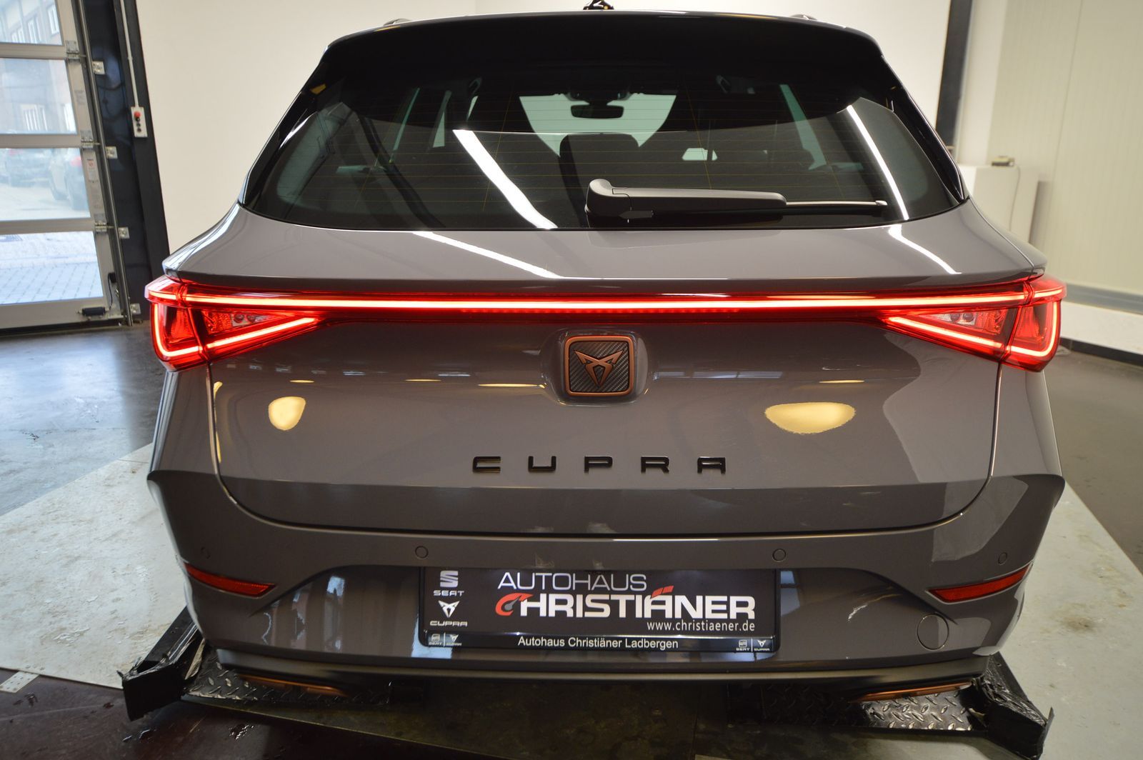 Cupra Leon Sportstourer 1.4 e-HYBRID - Samsaru's Car Outlet
