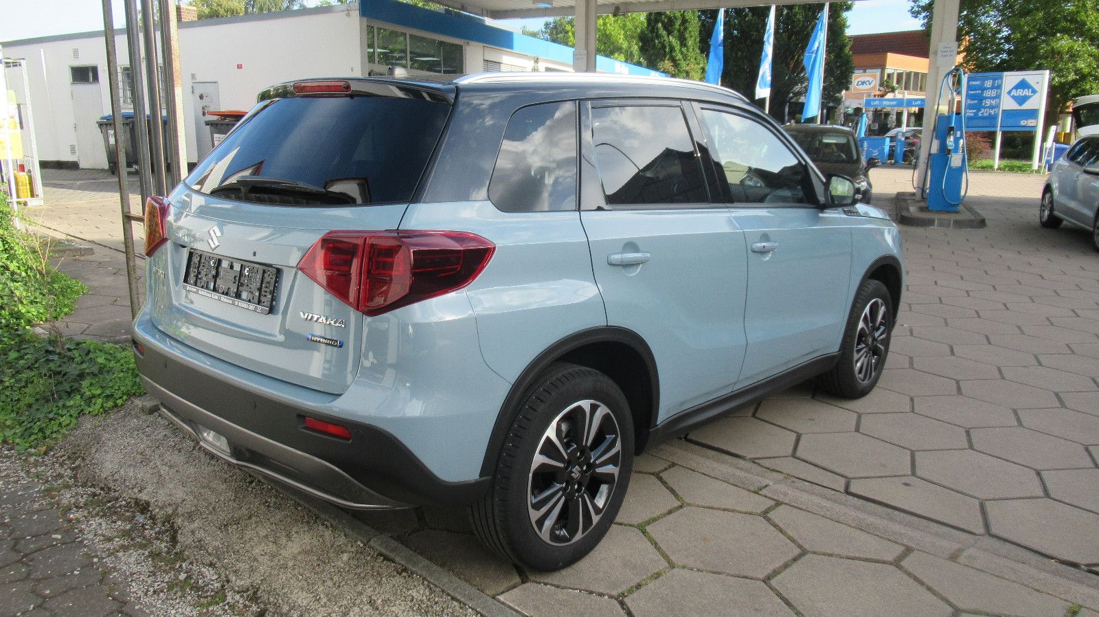 Suzuki Vitara Hybrid Comfort - Samsaru's Car Outlet