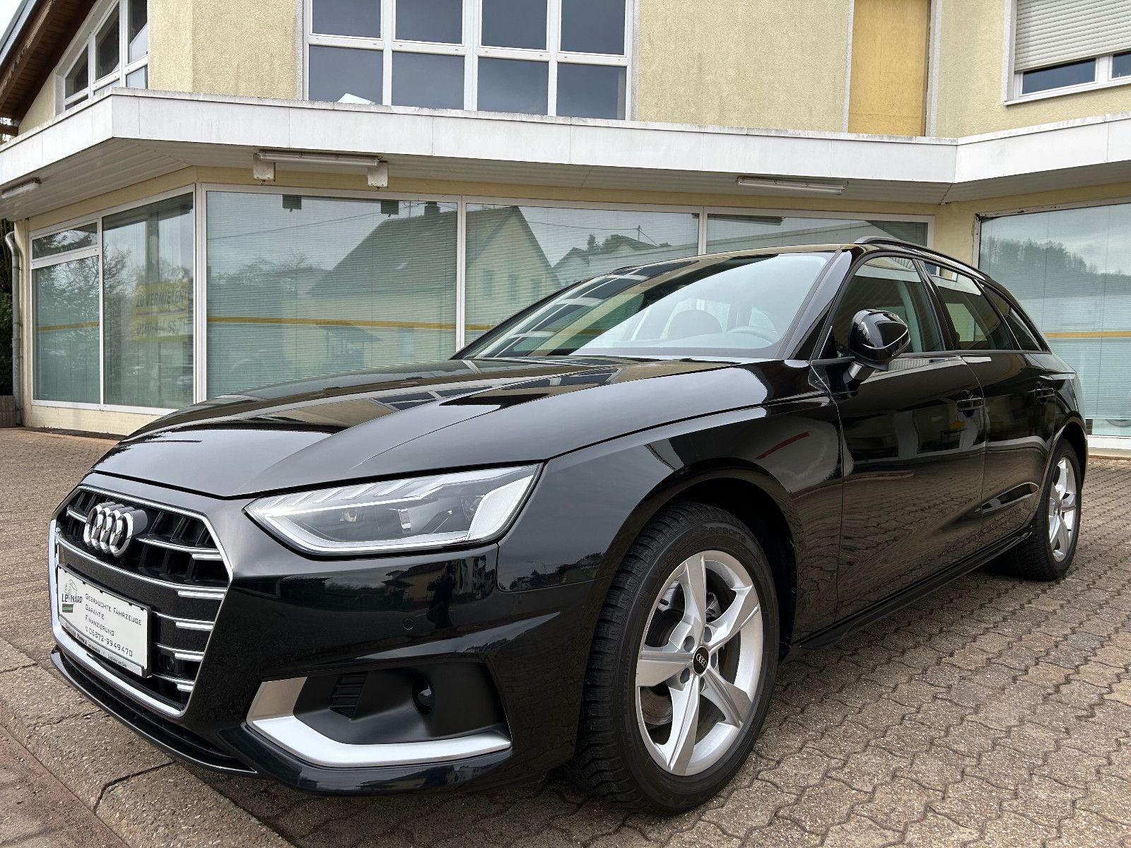 Audi A4 Avant 35 TDI Aut - Samsaru's Car Outlet