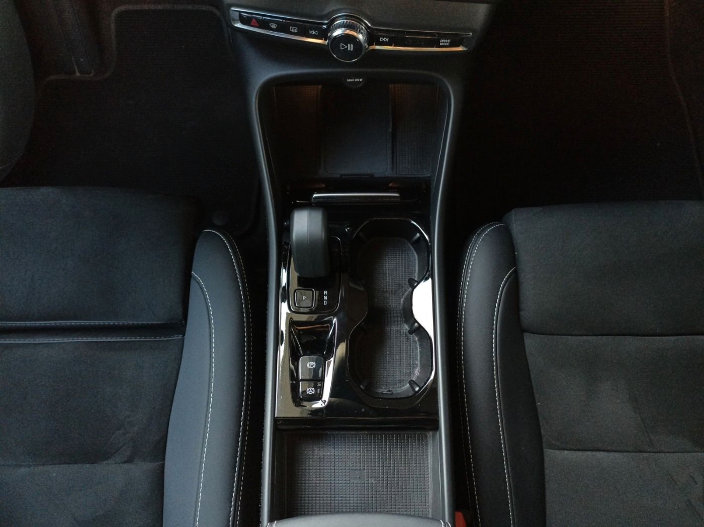 Volvo XC40 Plus Dark SHZ*AHK*PDC*