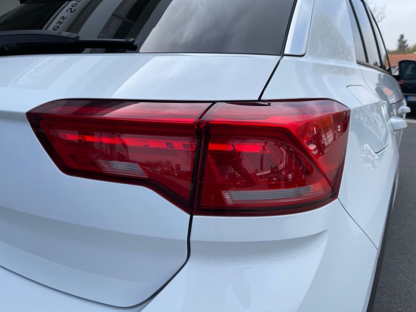 Volkswagen T-Roc Active 2.0 TDI DSG - Samsaru's Car Outlet