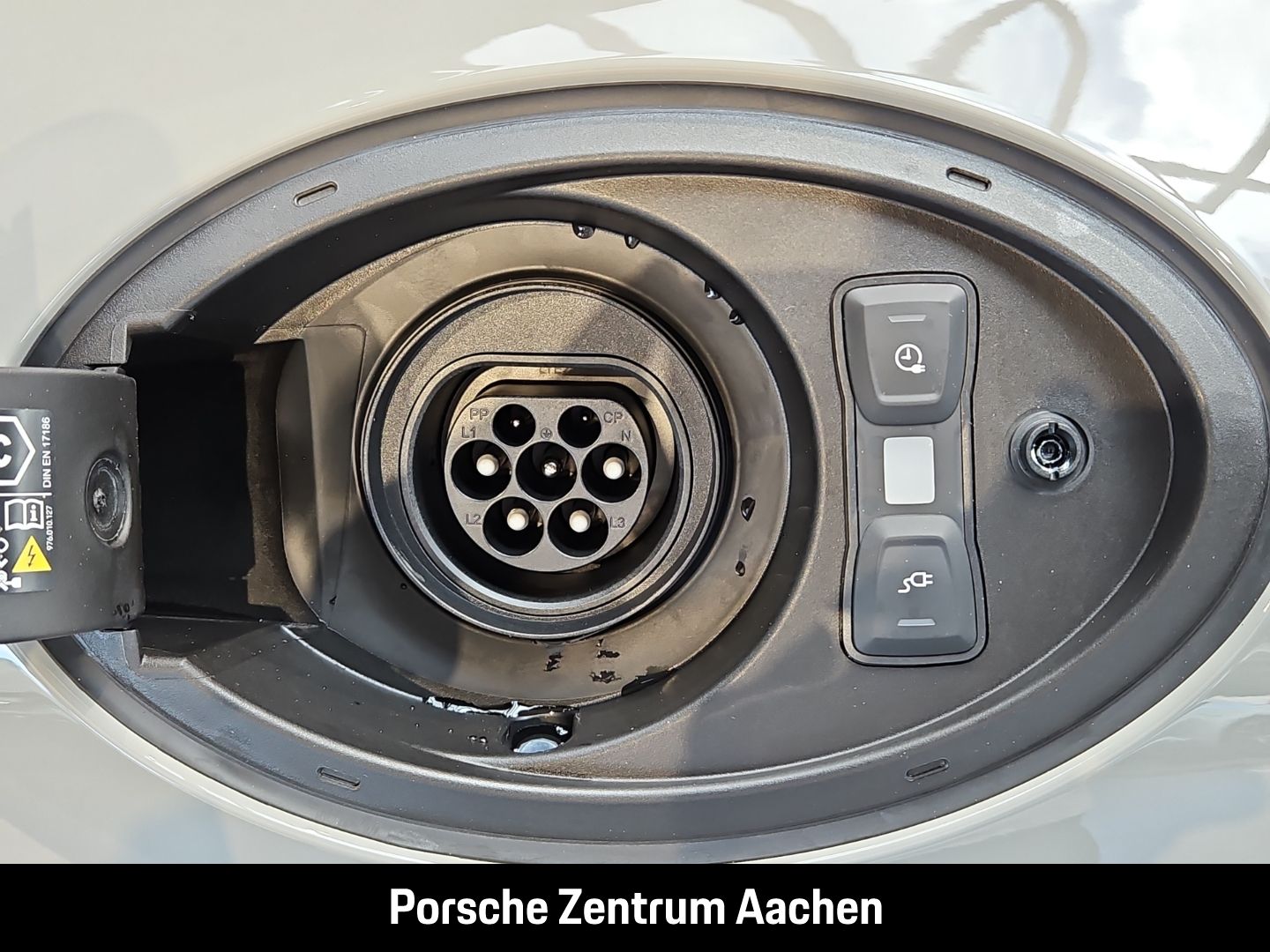 Porsche Panamera 4 E-Hybrid HA-Lenkung HeadUp Sportabgas